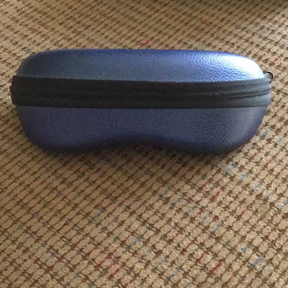 Two eyeglass cases - Picture 4 of 7